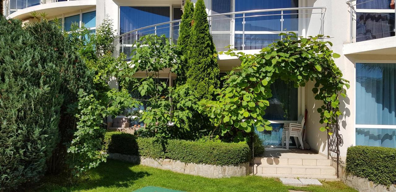 Apartment With Green Terrace Burgas City Exteriér fotografie